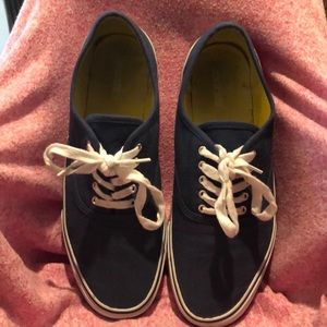 Blue sneaker size 11